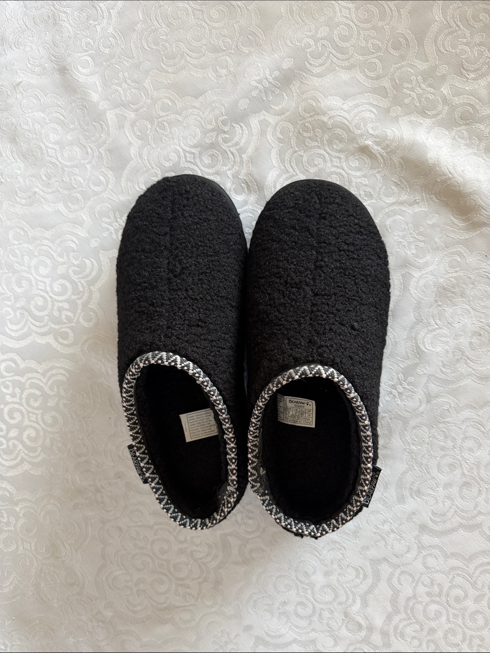 Bearpaw Cozy Black Sherpa Slip-On - Picture 15 of 16